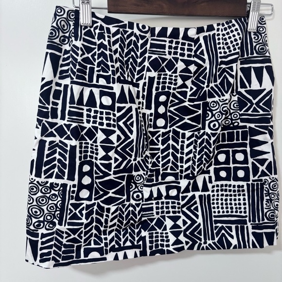 J. Crew Geometric abstract print Black and White mini Skirt size 0 - Picture 2 of 7